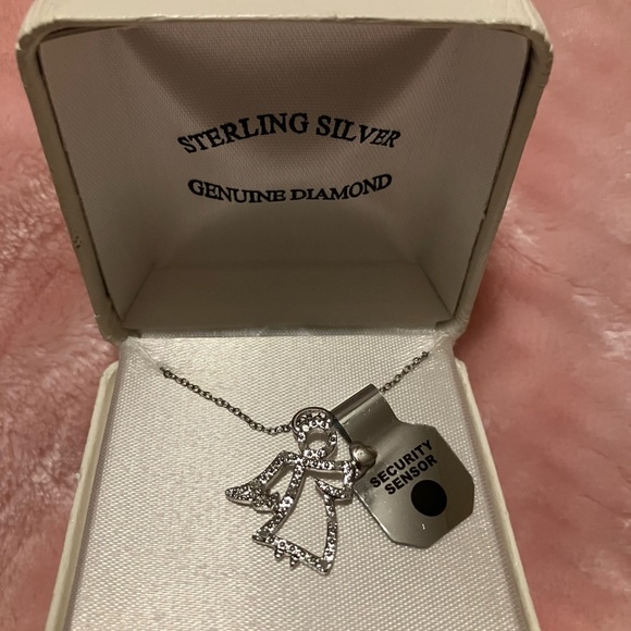 Sterling silver angel necklace - Picture 4 of 5